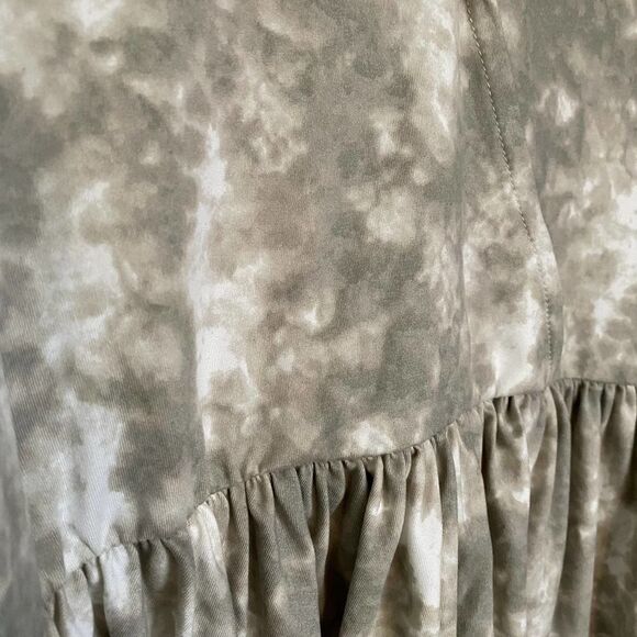 MOD Lusive Long Cuff Sleeve Tie Dye Peplum V-Neck Top Medium Blouse Green Gray - Picture 4 of 11